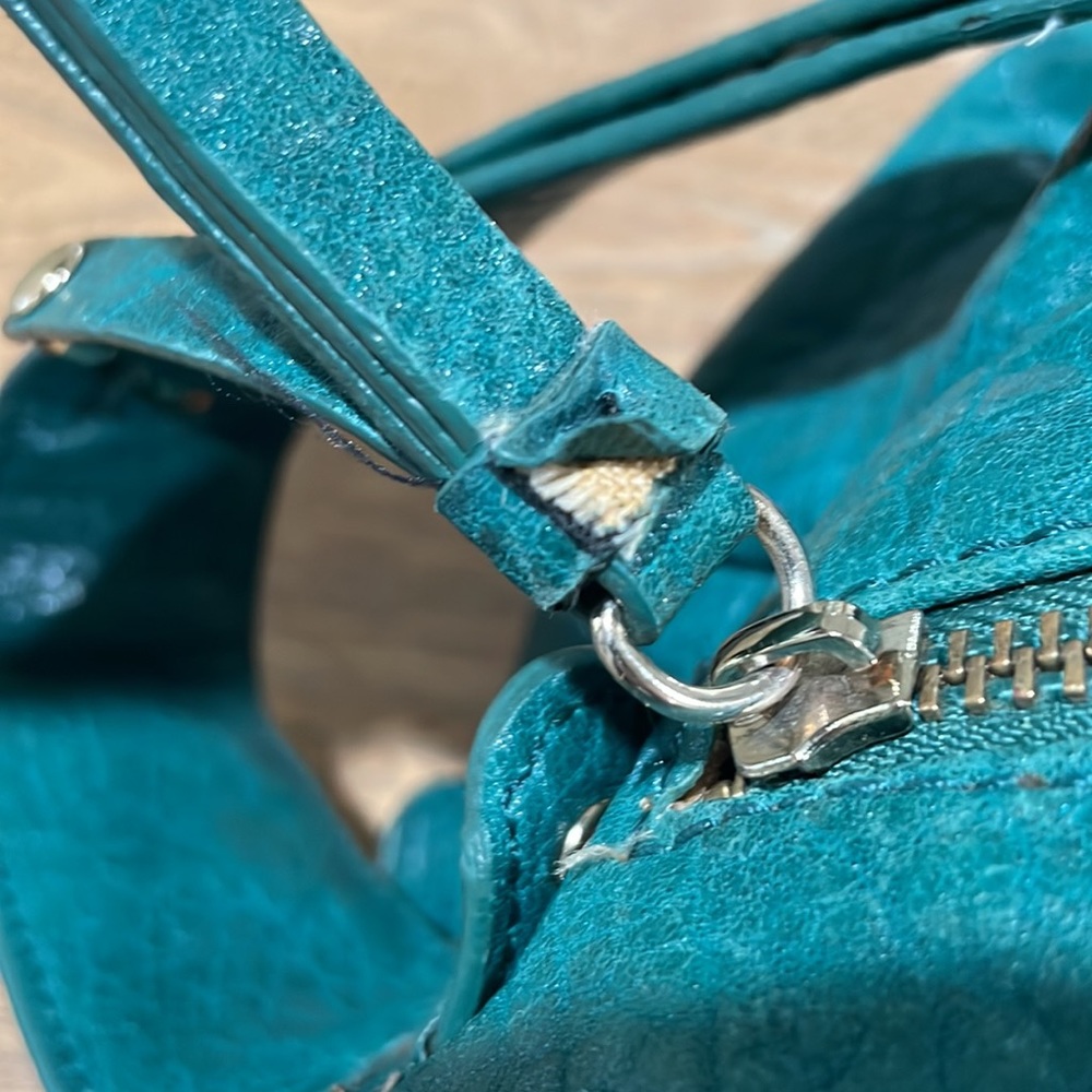 GUC Jessica Simpson®️ Teal Handbag 👜 - Picture 11 of 16